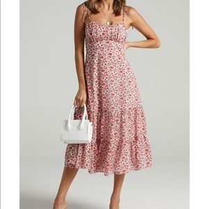 Showpo ↠ sweetheart floral dress